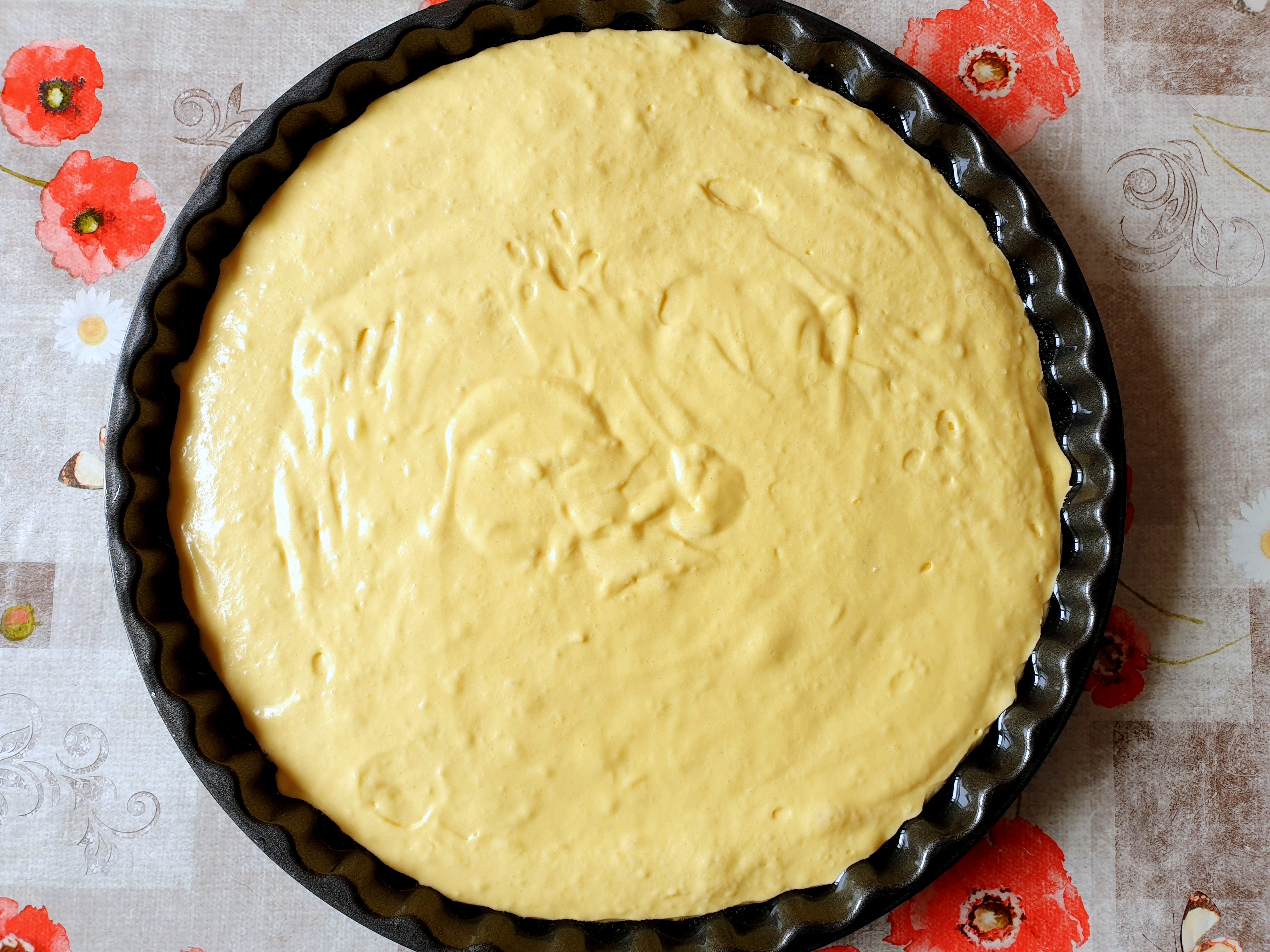 Desert tarta cu cirese si crema cu ciocolata alba