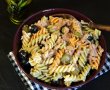 Salata de fusilli tricolore cu ton si castraveti acri-0