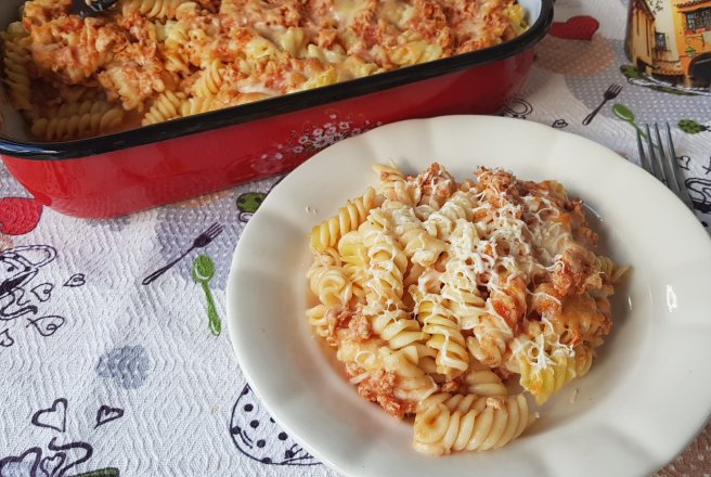 Paste cu carne de pui si sos bechamel