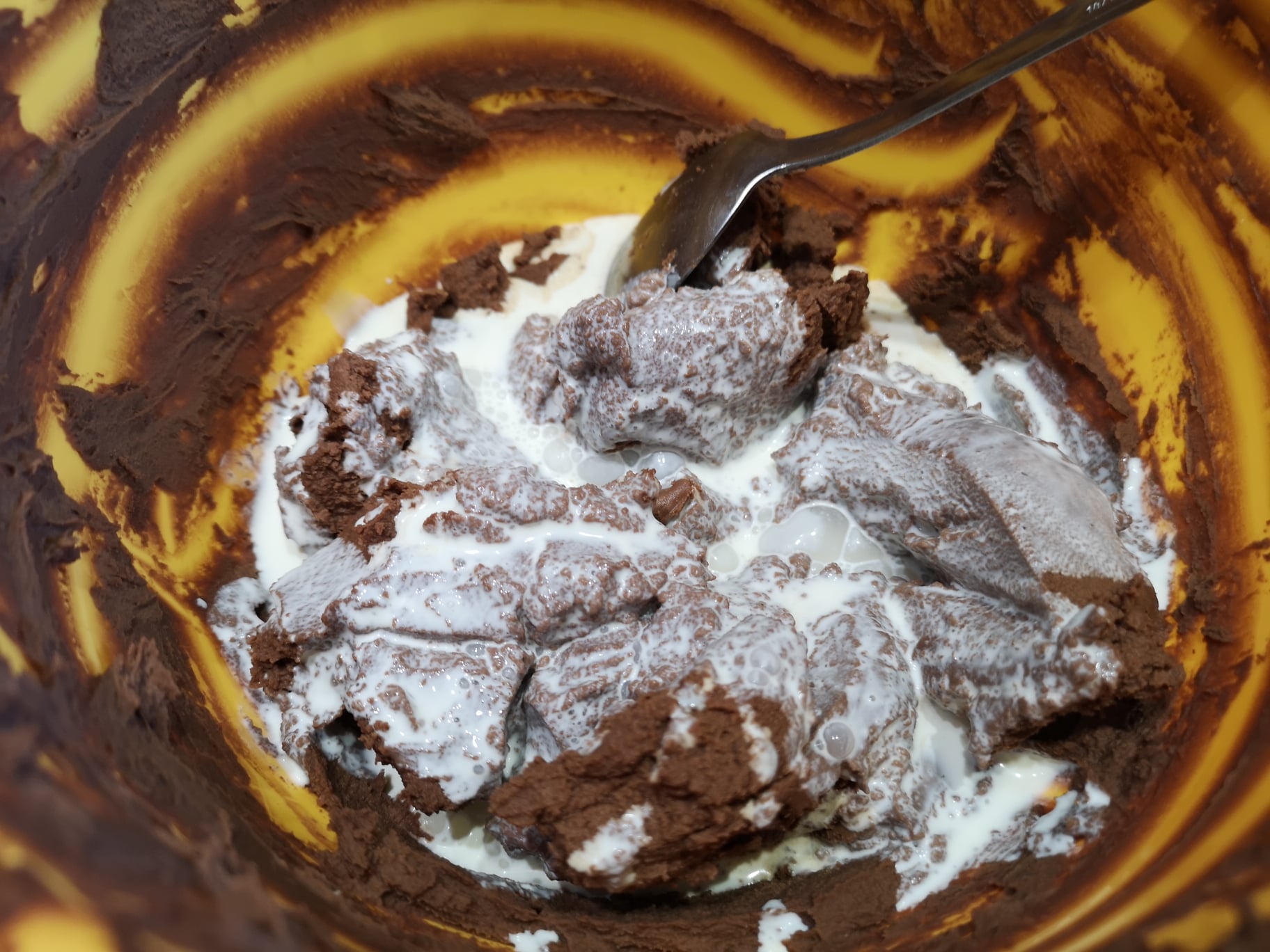 Desert tort cu ciocolata si afine