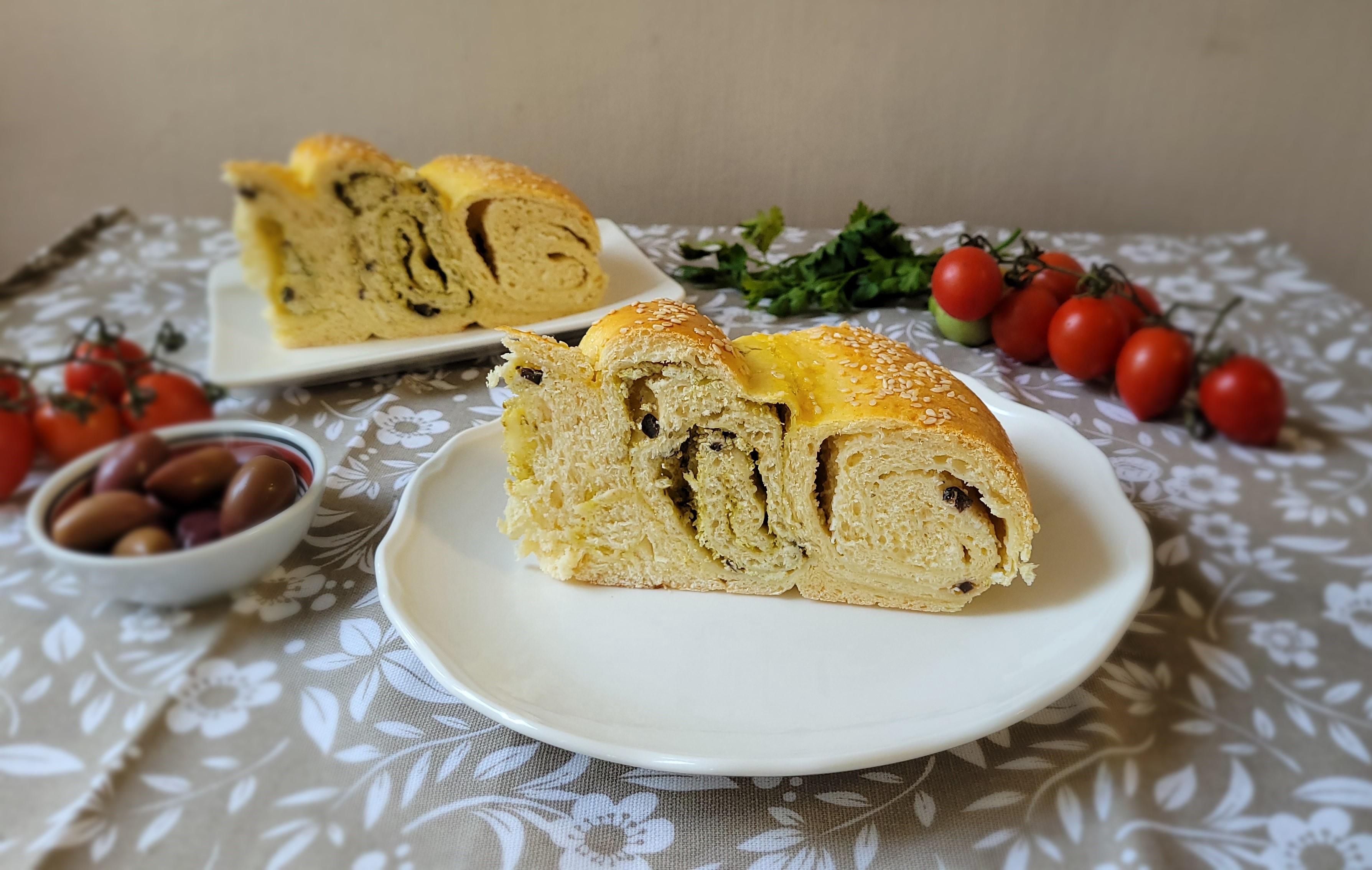 Aperitiv placinta melc cu pesto si branza feta