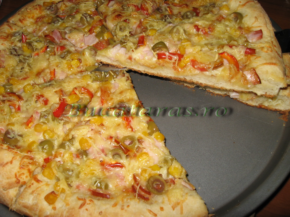 Pizza cu bordura de cascaval