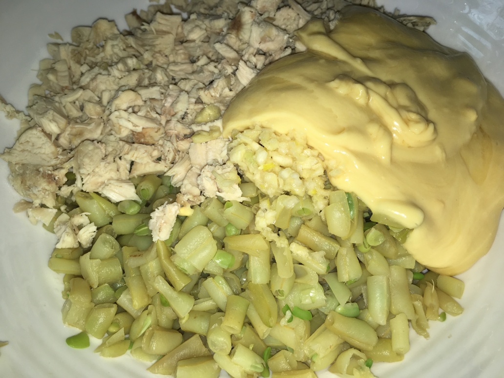 Salata de fasole verde cu piept de pui