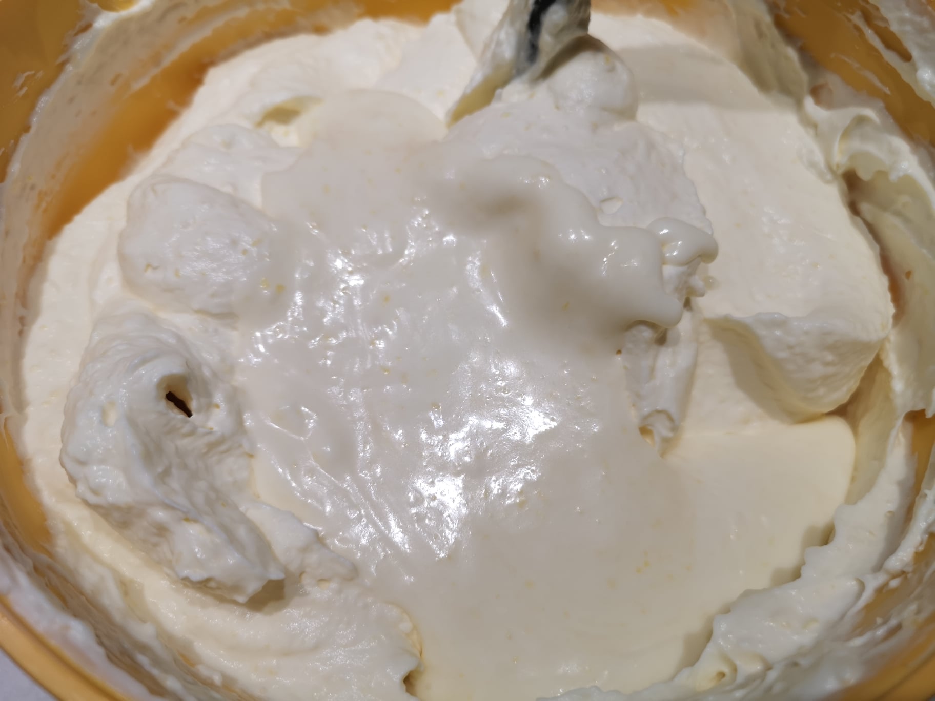 Desert prajitura cu zmeura, piersici si piscoturi