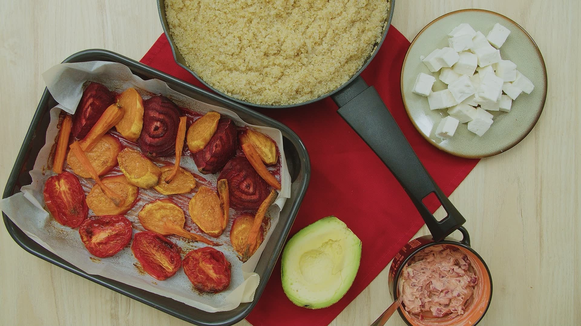 Reteta de legume la cuptor pe pat de quinoa