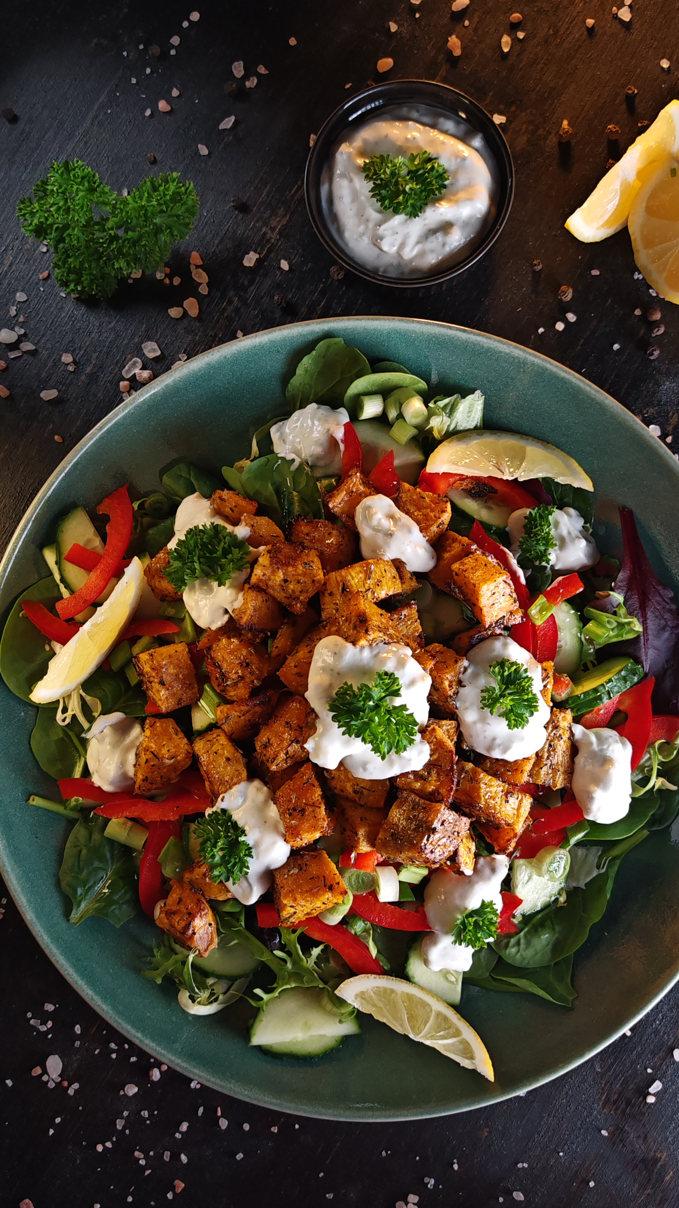 Salată cu cartofi dulci și gorgonzola - Rețeta ușoară și savuroasă