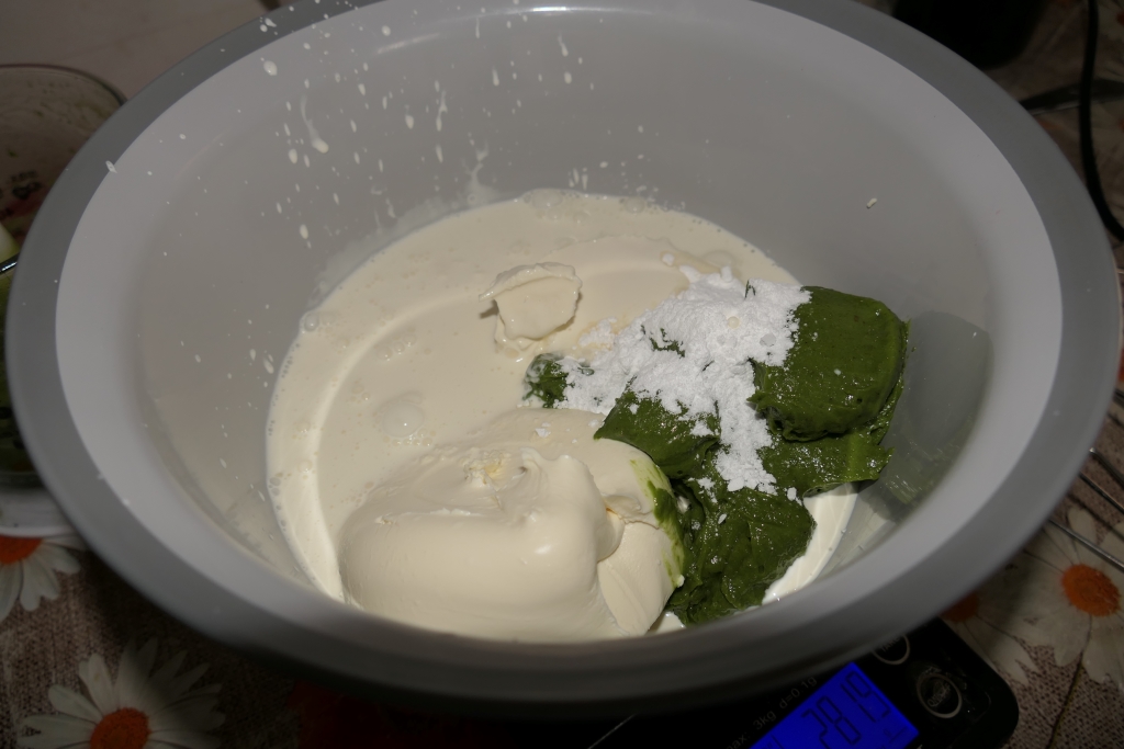 Tort cu crema de fistic - Deliciu fin si aromat
