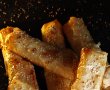Rulouri picante cu brânză și miere - Gustarea inedită și delicioasă -1