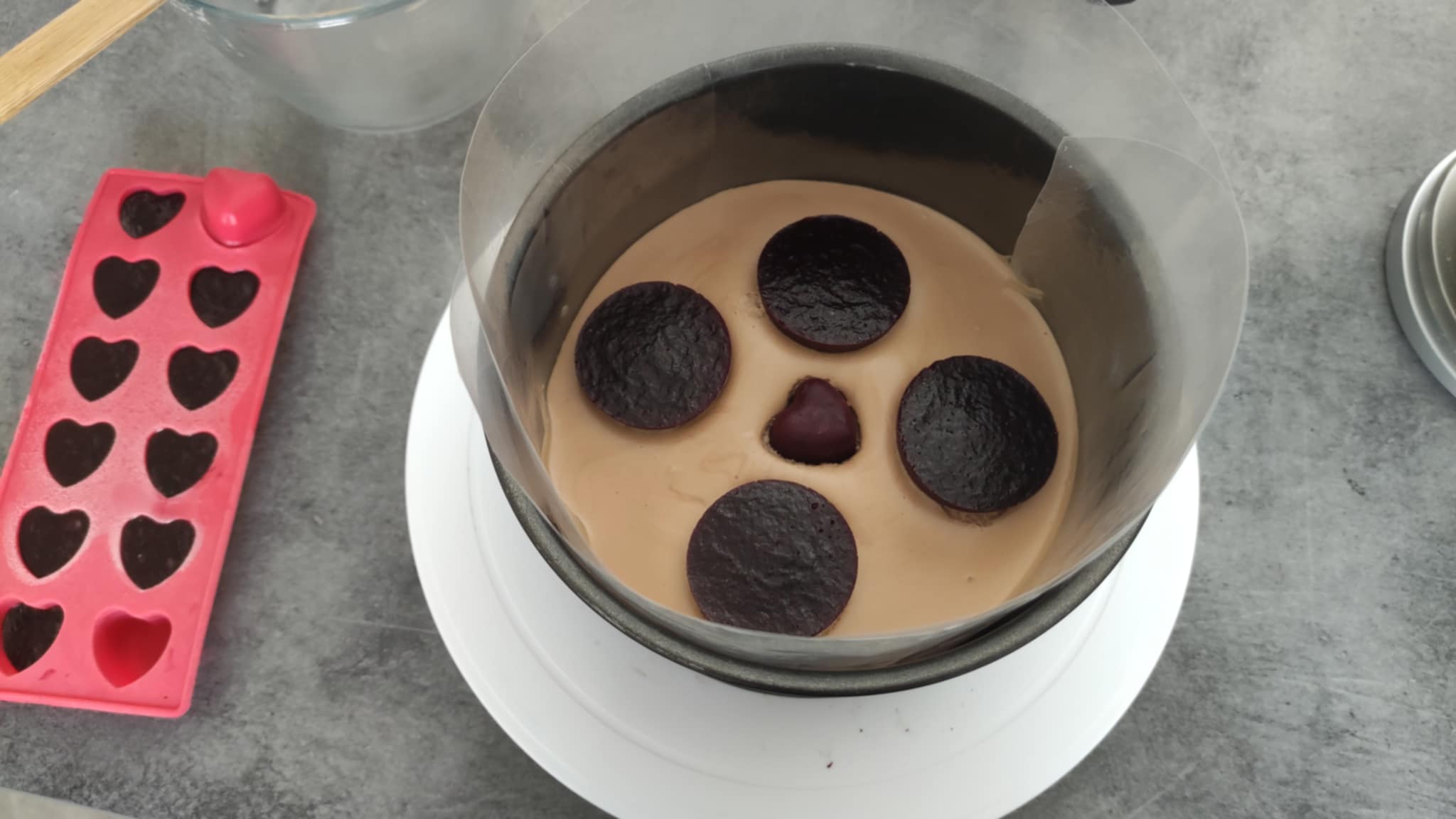 Tort cu lichior, cafea si jeleu de afine - Reteta delicioasa