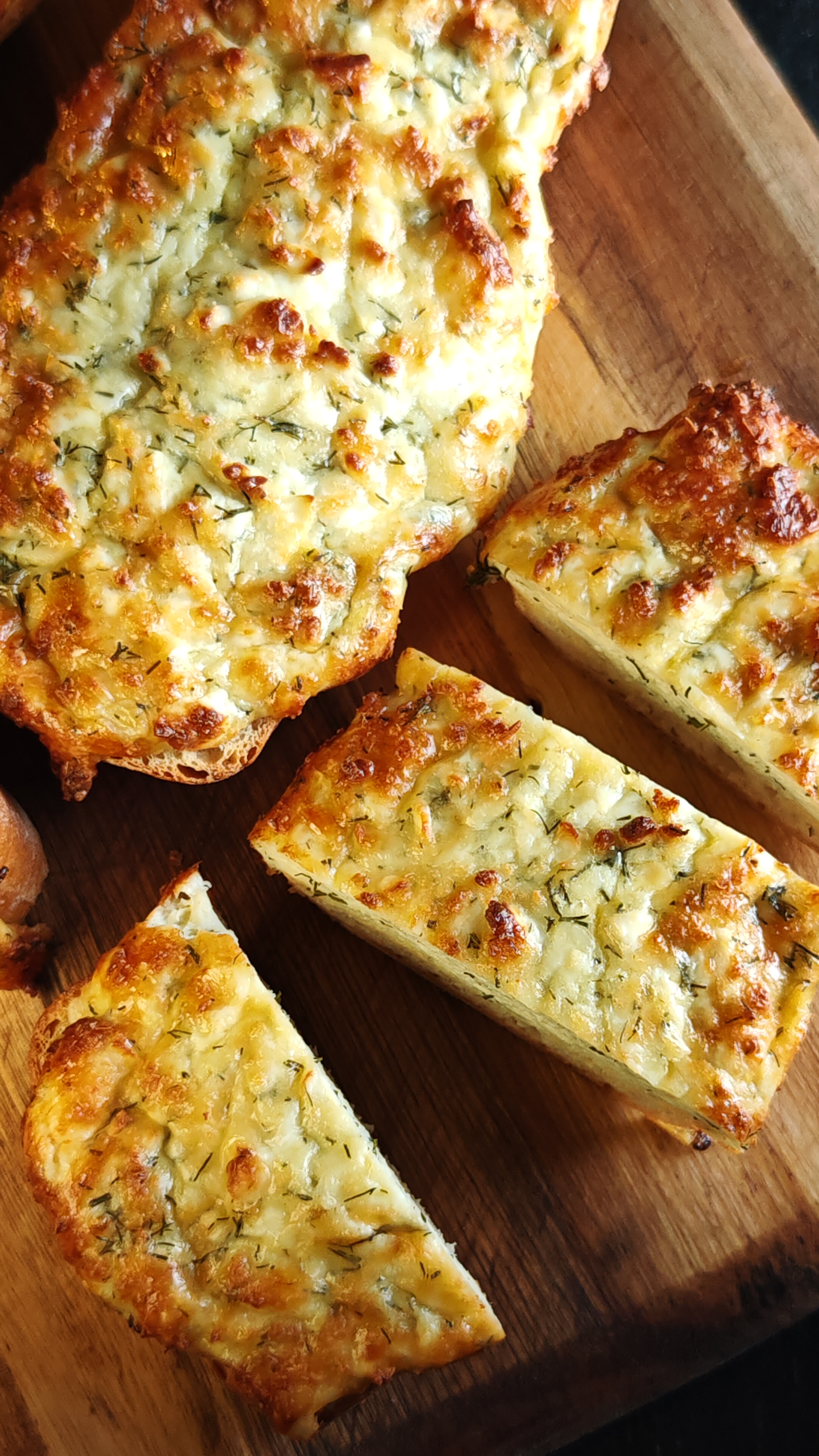 Bruschete cu brânză și mărar - Rețeta rapidă și gustoasă