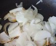Piept de pui cu sos de ardei copti si smantana - Aromat si gustos-7