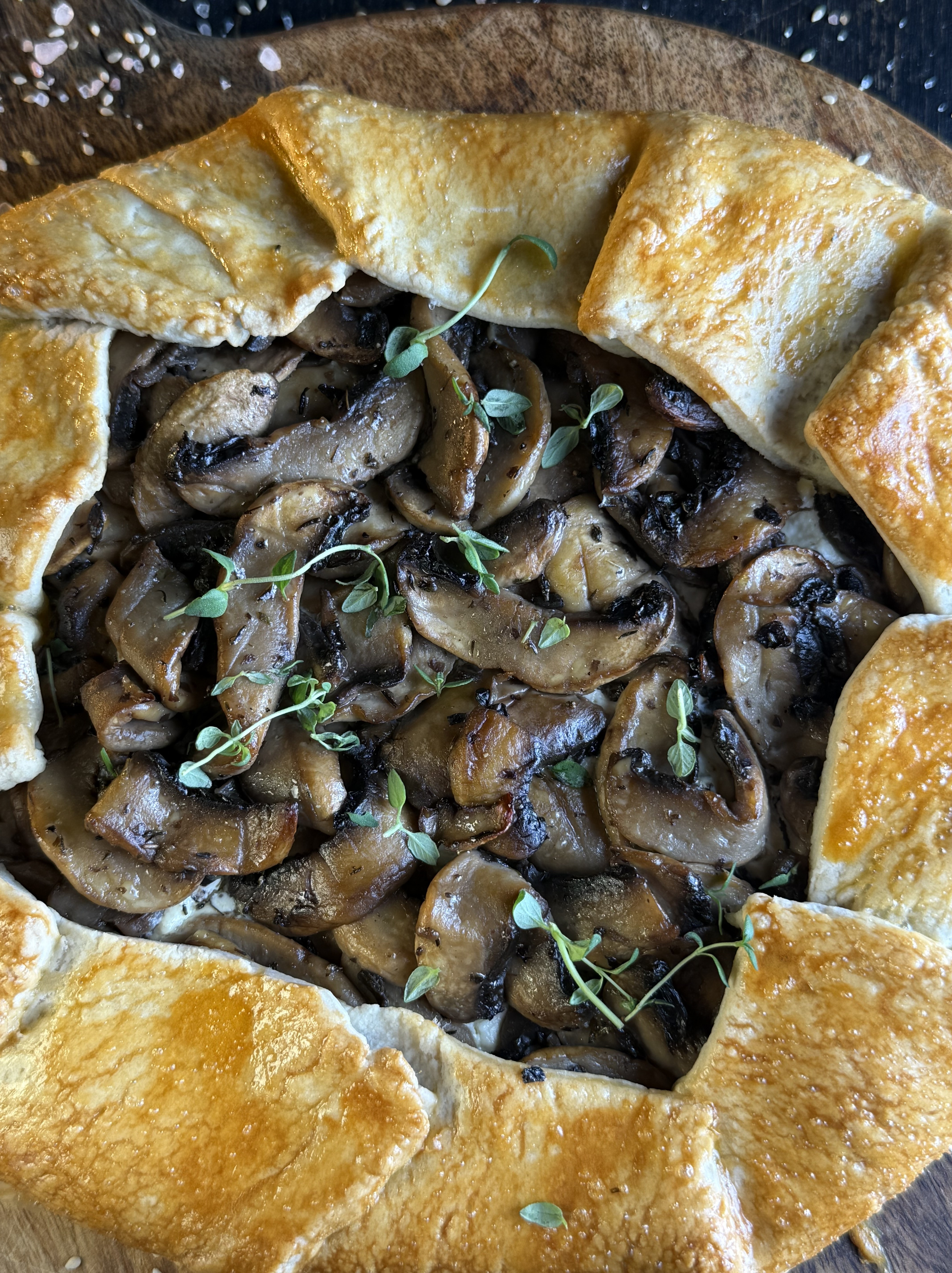 Tartă rustică cu ciuperci - Rețeta rapidă și savuroasă