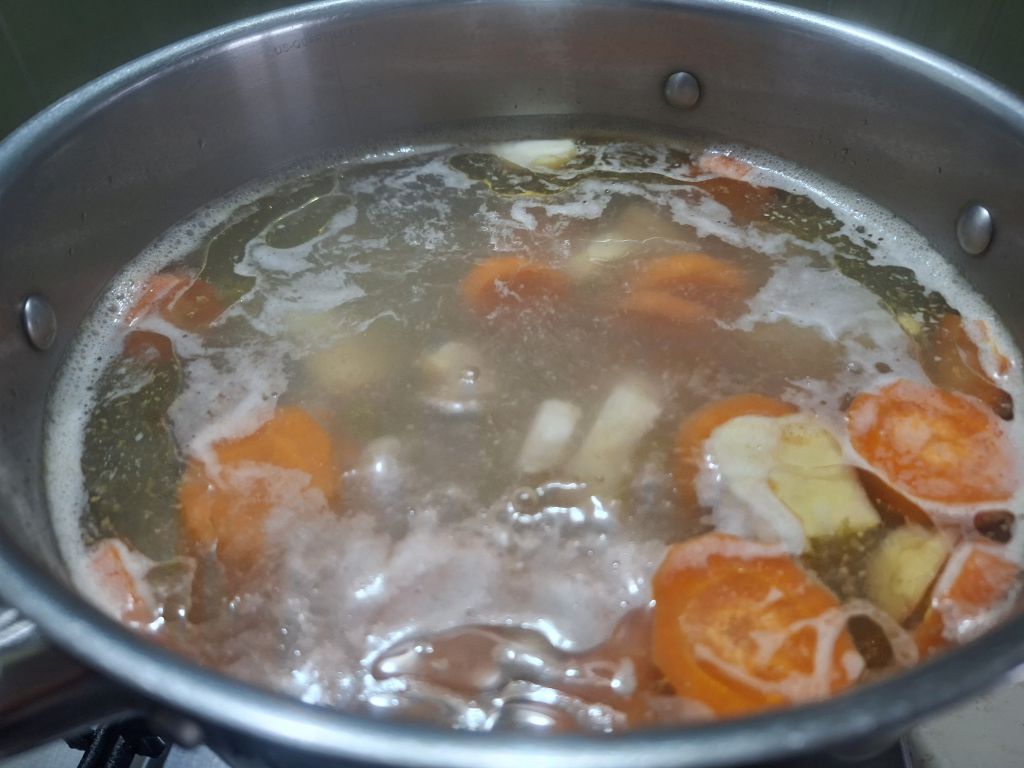 Supa de pui cu galuste de gris – Buna ca la mama acasa