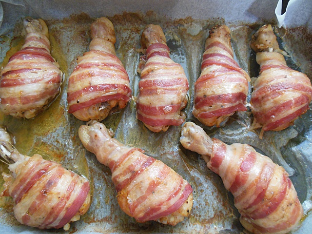 Copanele de pui in bacon - Reteta rapida la cuptor