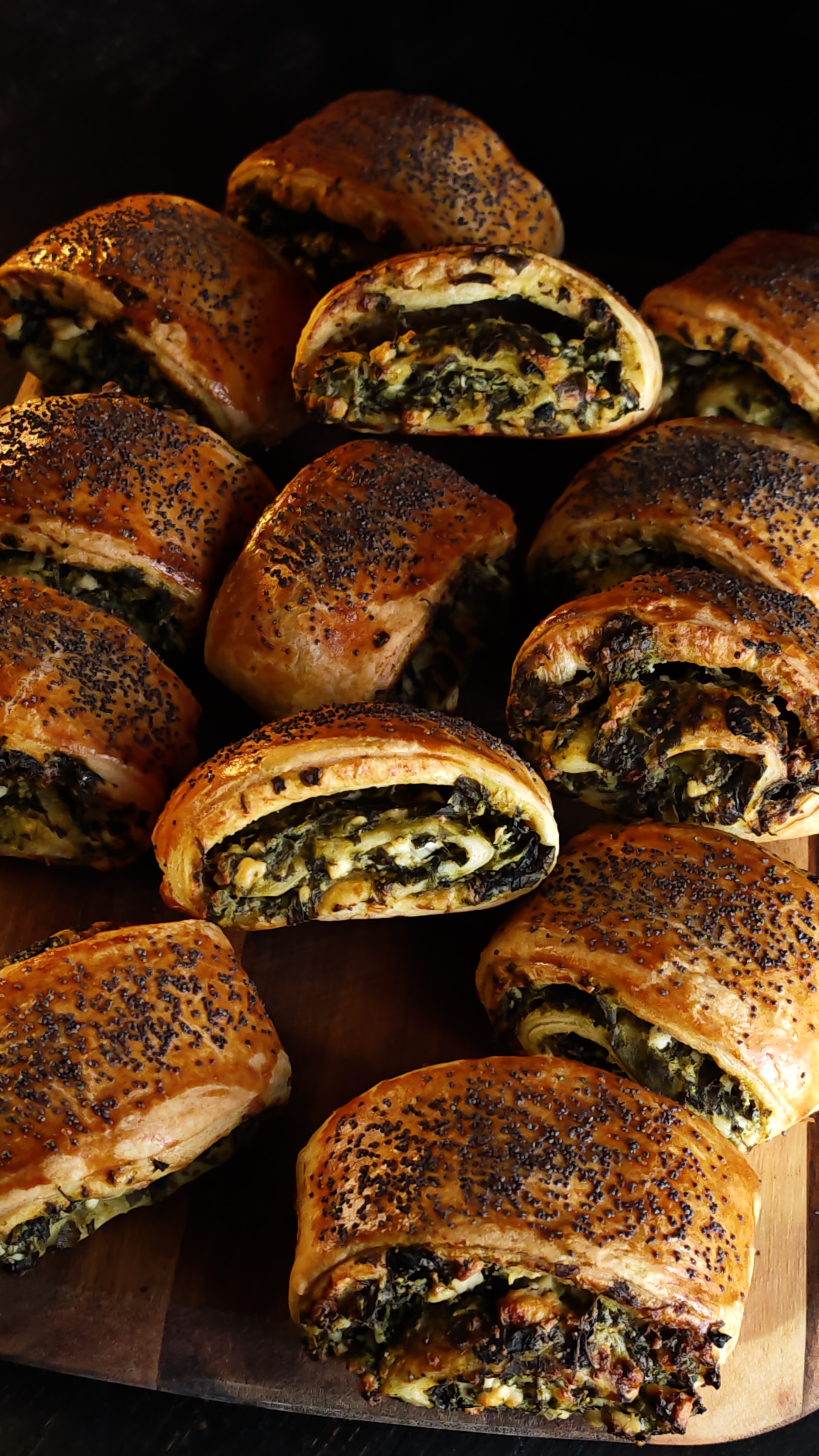 Rulouri cu brânză feta și spanac - Savuroase și ușor de făcut