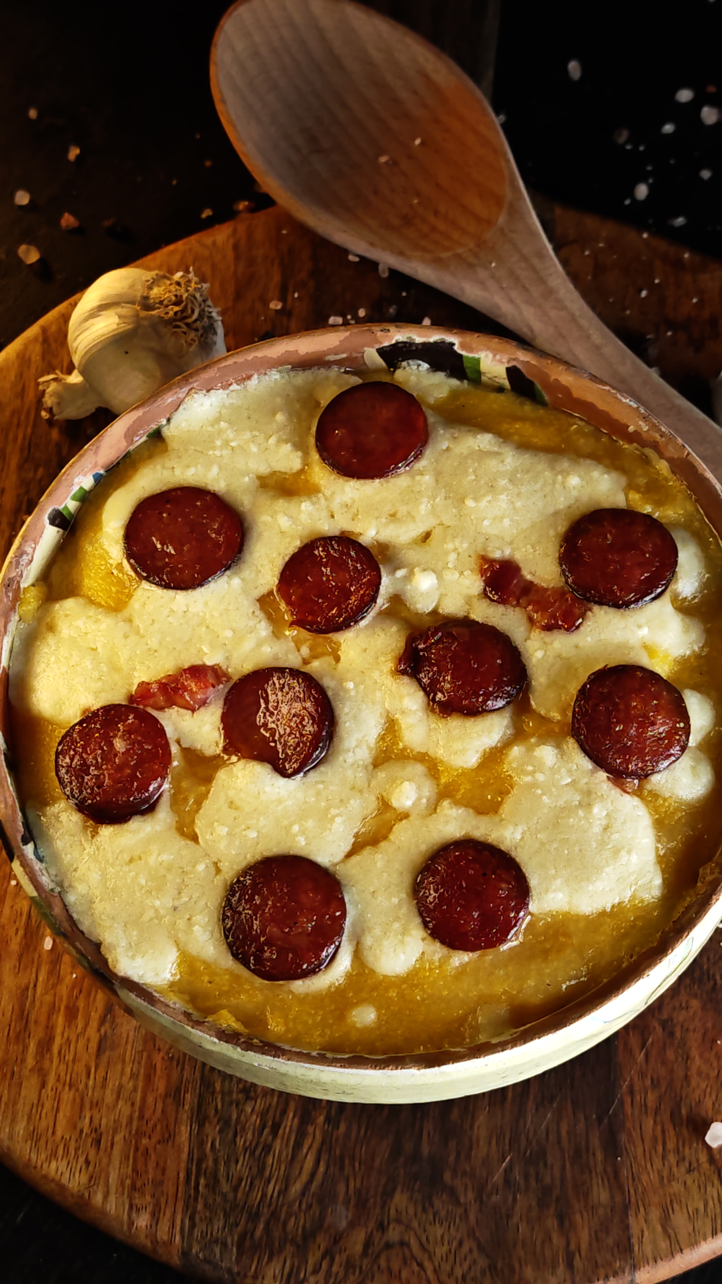 Bulz cu brânză de burduf - Varianta gustoasă și rapidă la cuptor