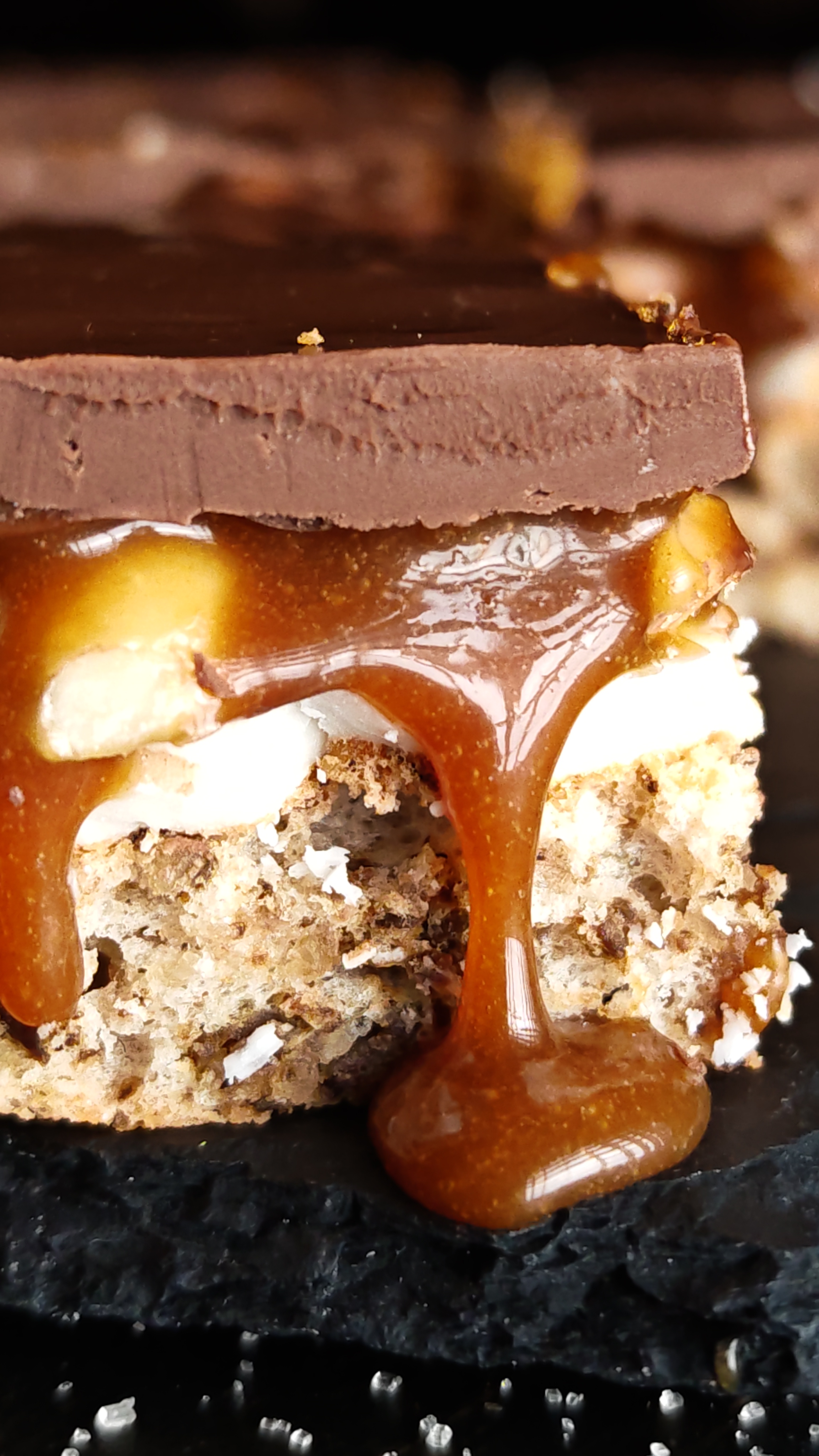 Prăjitura Snickers - Rețeta delicioasă de casă