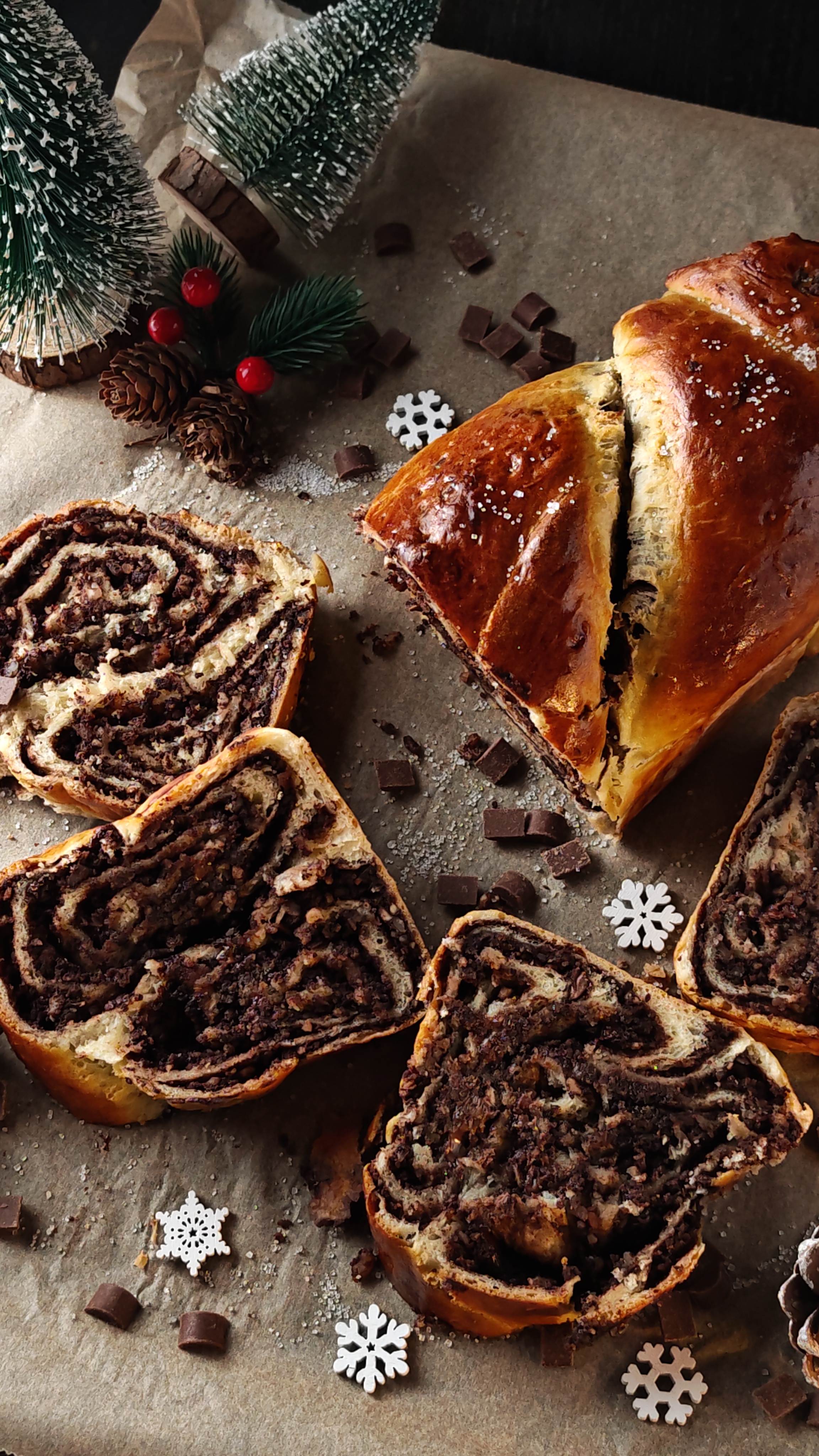 Cozonac cu alune de pădure și ciocolată - Rețeta pentru un desert pufos și delicios