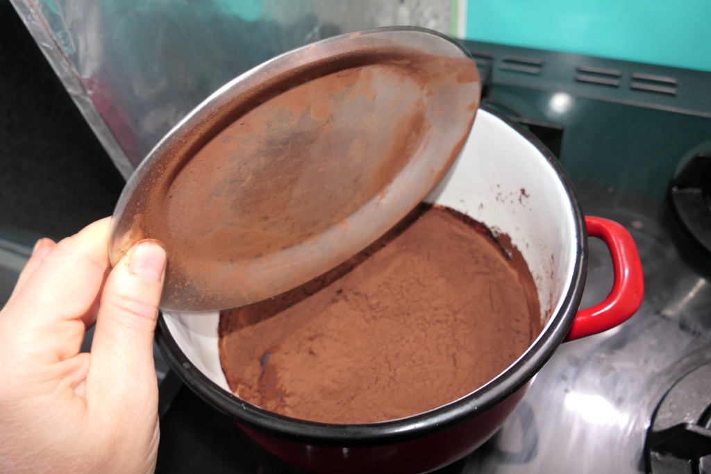 Tort ''noi doi si 32 de ani'' - Desertul aniversar plin de savoare